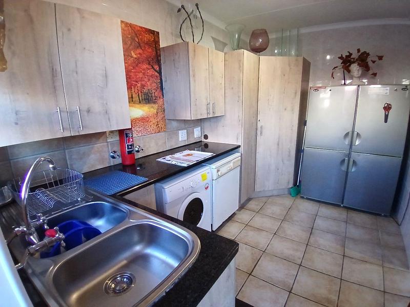 5 Bedroom Property for Sale in Stilbaai Wes Western Cape